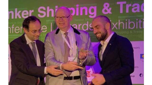 VP Newbuildings Geir Almestad accepts the award