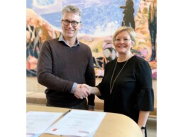 Kongsberg Maritime’s Bjørn Jalving and the Norwegian Society for Sea Rescue Rikke Lind signed the cooperation agreement on Friday 6th December 2019