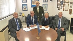 (L-R) C. Pozidis, Vice Chairman/HNSA, A. Palatianos, Chairman/HNSA, D. Mitsatsos, Dir. General/HELMEPA, Dr G. Gratsos, Chairman of the BoD/HELMEPA and A. Lambrou, Gen. Secretary/HNSA during the signing of the Memorandum of Cooperation